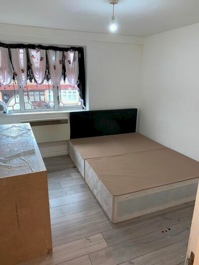 1 Bedroom Flat To Rent In Middleham Gardens., Edmonton, London. N18