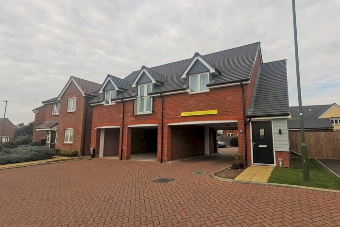 2 Bedroom Flat To Rent In Heron Close, Shopwhyke Lake, Chichester, PO20