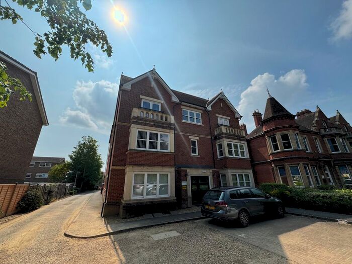 2 Bedroom Flat To Rent In Walnut Mews, Peterborough, PE3