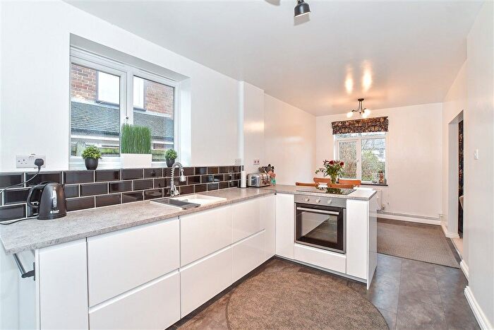 3 Bedroom Detached Bungalow For Sale In Heather Drive, St. Michaels, Tenterden, Kent, TN30