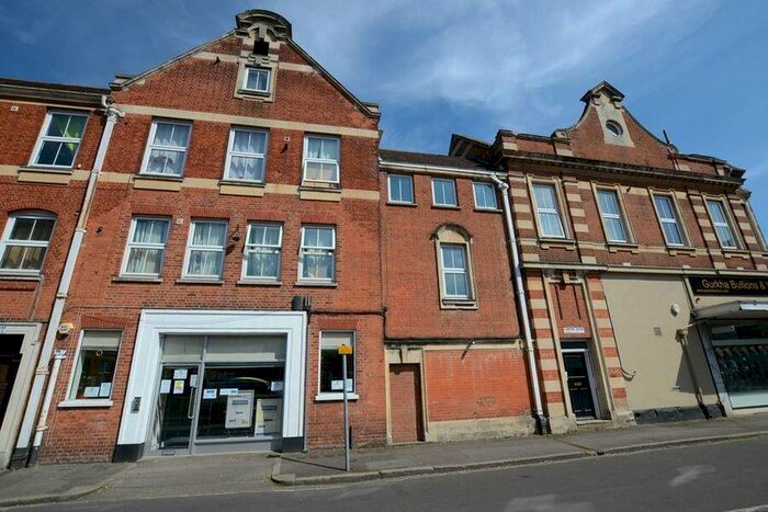 2 Bedroom Apartment To Rent In London House, GU11