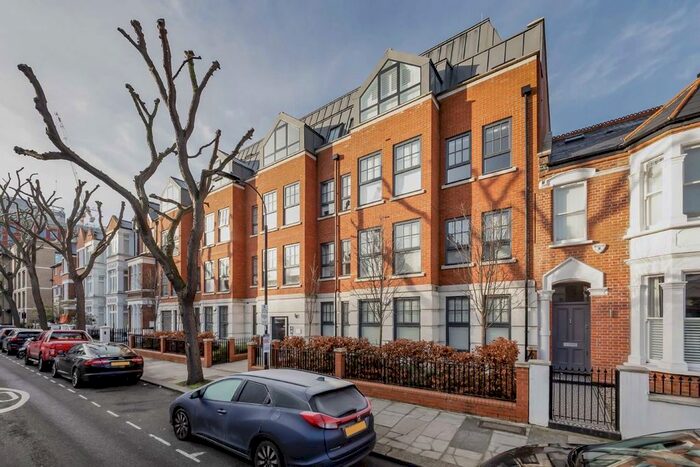2 Bedroom Flat To Rent In Wolverton Gardens, London, W6