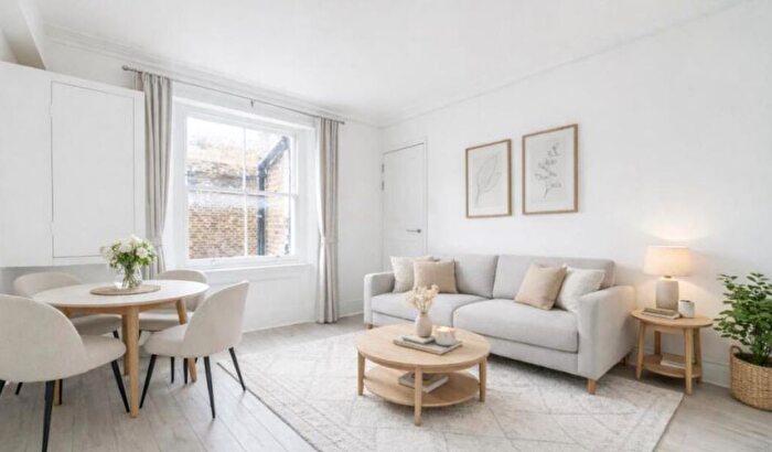 2 Bedroom Flat To Rent In Grove Court, St Johns Wood, NW8