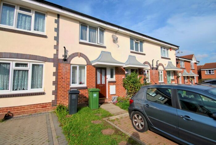 2 Bedroom Terraced House To Rent In Pennington Way Grove Park, SE12