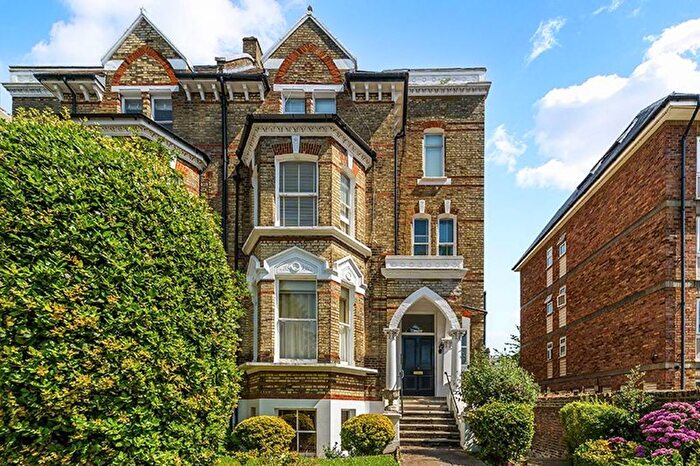 1 Bedroom Flat To Rent In Maple Road, Surbiton, KT6