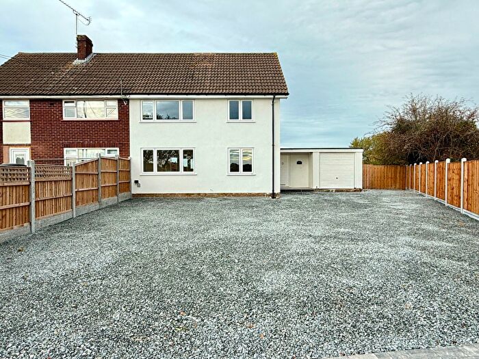 3 Bedroom Semi-detached House To Rent In Billericay Road, Herongate, Brentwood, CM13