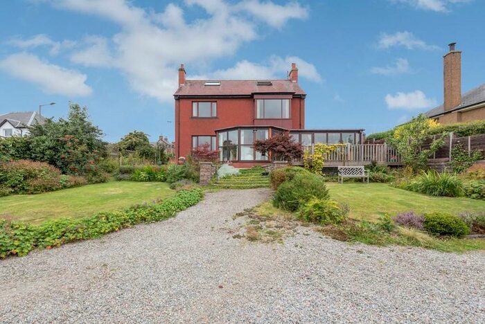 4 Bedroom Detached House To Rent In Forfar Road, Kirriemuir, Angus, DD8