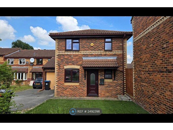 3 Bedroom Detached House To Rent In Beckinsale Grove, Crownhill, Milton Keynes, MK8