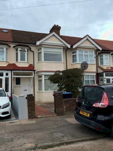 4 Bedroom Terraced House To Rent In Collinwood Avenue, Enfield, Greater London, EN3