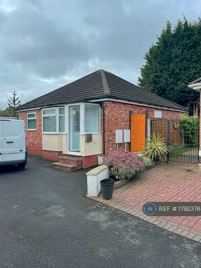 2 Bedroom Bungalow To Rent In Barnsbury Avenue, Birmingham, B72