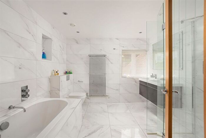 4 Bedroom Detached House For Sale In The Haybarn, Hall Park Road, Walton, Wetherby, LS23