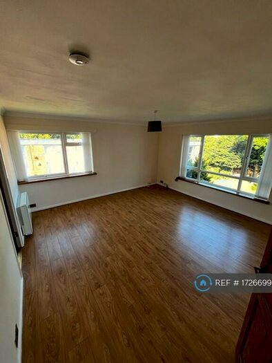 2 Bedroom Flat To Rent In Rosehill Court, Liverpool, L25