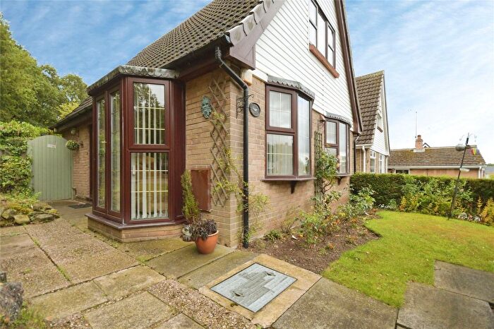 2 Bedroom Detached House For Sale In Forest Rise, Warsop, Mansfield, Nottinghamshire, NG20