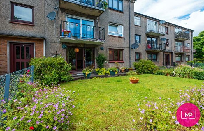 2 Bedroom Flat For Sale In Denhead Crescent, Dundee, DD2