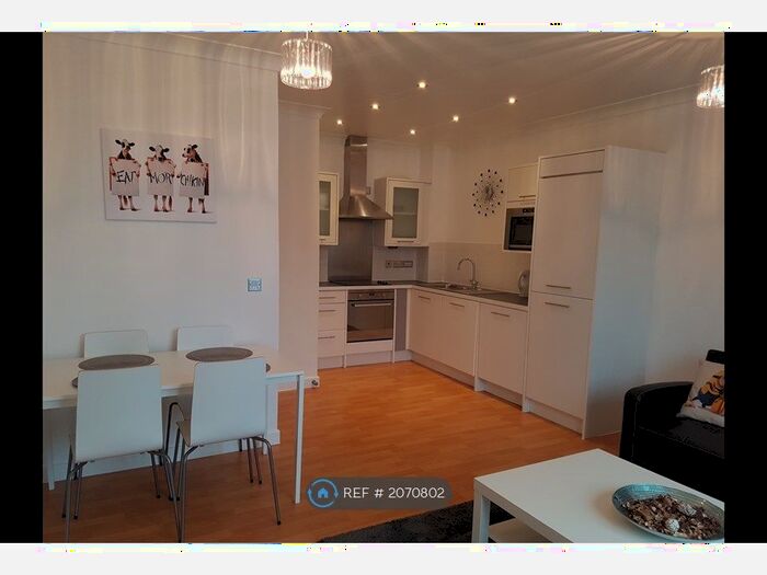 2 Bedroom Flat To Rent In Quayside Drive, Colchester, CO2