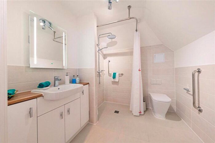 1 Bedroom Retirement Property To Rent In Birch Place, Dukes Ride, Crowthorne, Berkshire, RG45