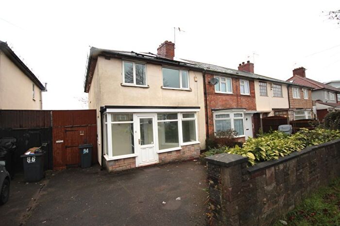 Semi Detached House To Rent In Richmond Road, Birmingham, B33