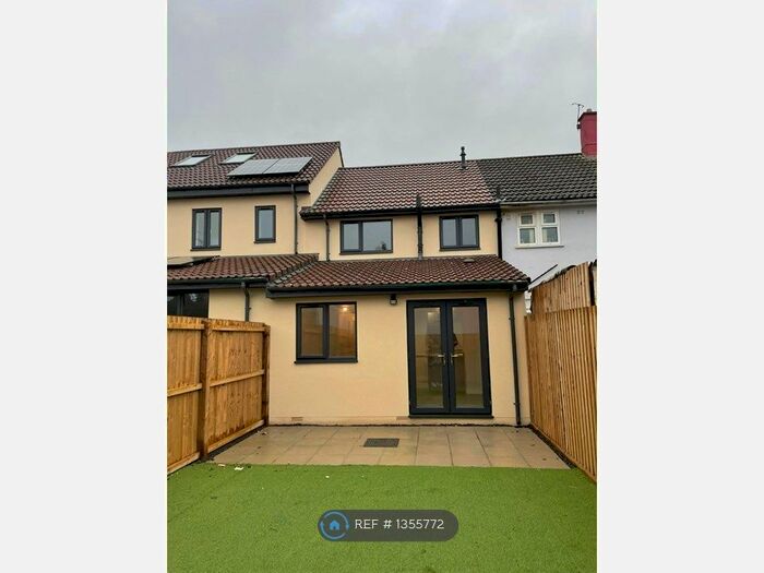 4 Bedroom Terraced House To Rent In Hellier Walk, Bristol, BS13