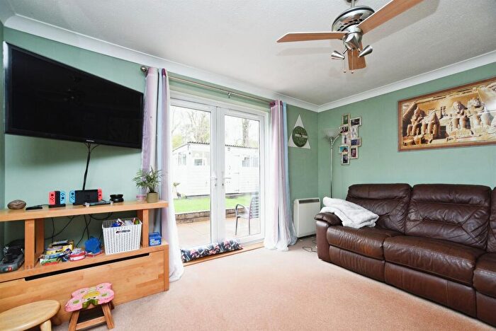 3 Bedroom Terraced House For Sale In Edencroft, Highworth, Swindon, SN6