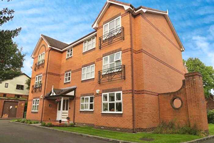 2 Bedroom Flat To Rent In Southgate Court, Charlton Drive, Sale, Cheshire, M33