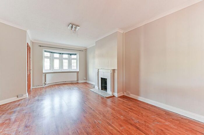 3 Bedroom Semi-Detached House To Rent In Heighton Gardens, South Croydon, Croydon, CR0