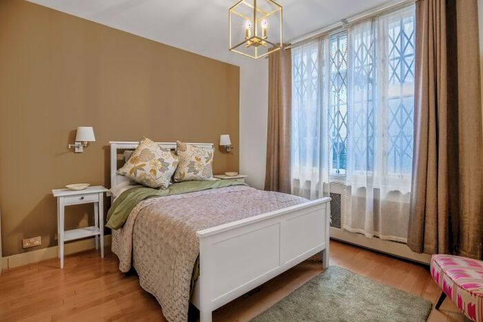 1 Bedroom Flat To Rent In West Eaton Place, Belgravia, SW1X