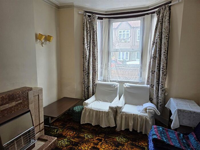 3 Bedroom Property To Rent In Grange Road, Southall, UB1