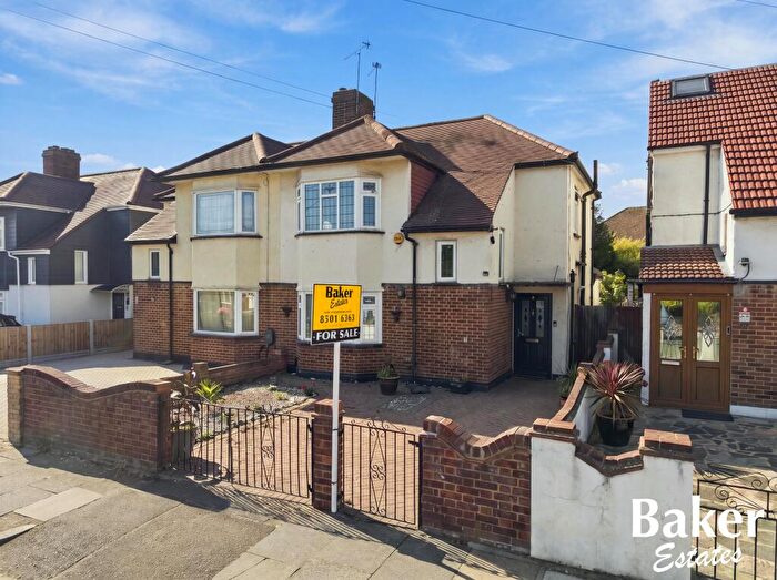 4 Bedroom Semi-Detached House For Sale In Tunstall Avenue, Hainault, Ilford, Redbridge, IG6