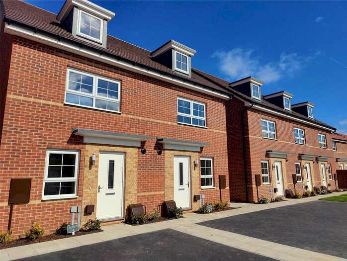 4 Bedroom Semi-Detached House To Rent In Pearl Drive, Worksop, S81