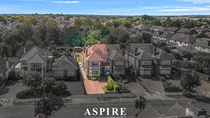 3 Bedroom Semi Detached House For Sale In Eastbourne Grove, Westcliff-On-Sea, SS0