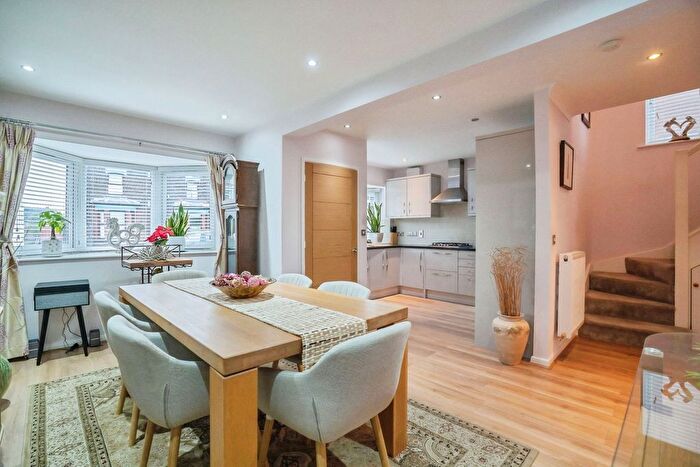 3 Bedroom Semi-Detached House For Sale In Liverpool Road, Widnes, WA8