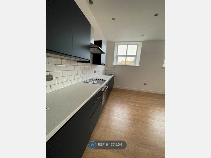 1 Bedroom Flat To Rent In Chapel Lane, Halifax, HX3