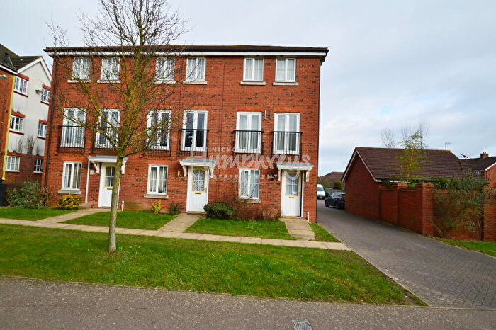 5 Bedroom Terraced House For Sale In Cunningham Avenue, Hatfield, AL10