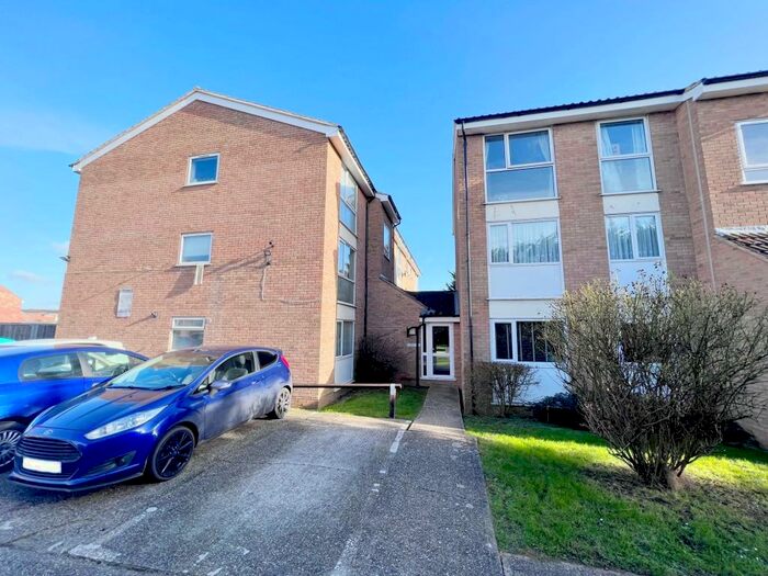 1 Bedroom Flat To Rent In Lupin Drive, Chelmsford, CM1
