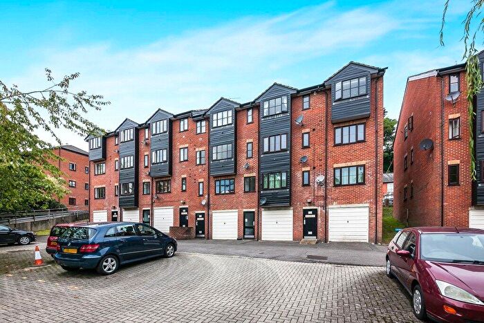 1 Bedroom Apartment To Rent In Garlands Road, Redhill, Surrey, RH1
