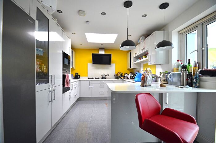 5 Bedroom Semi-detached House To Rent In Lodge Way, Ashford, Surrey, TW15