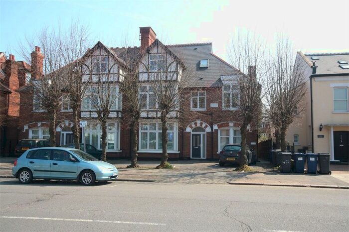 3 Bedroom Flat To Rent In Grosvenor Lodge, High Road, Whetstone, N20
