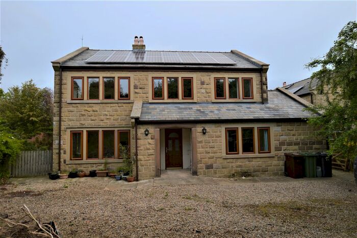 3 Bedroom Detached House To Rent In Highfield, Green Lane, Leeds, LS12