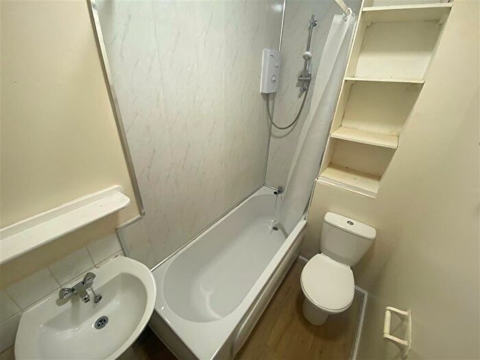 1 Bedroom Flat To Rent In Despenser Street, Cardiff, CF11