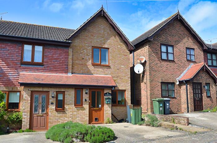2 Bedroom Semi Detached House For Sale In Central Ryde, PO33