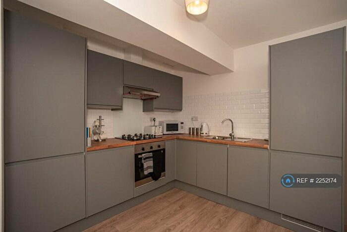 1 Bedroom Flat To Rent In South Street, Romford, RM1