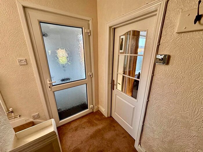 2 Bedroom Semi-Detached House For Sale In Whincover Road, Wortley, Leeds, LS12
