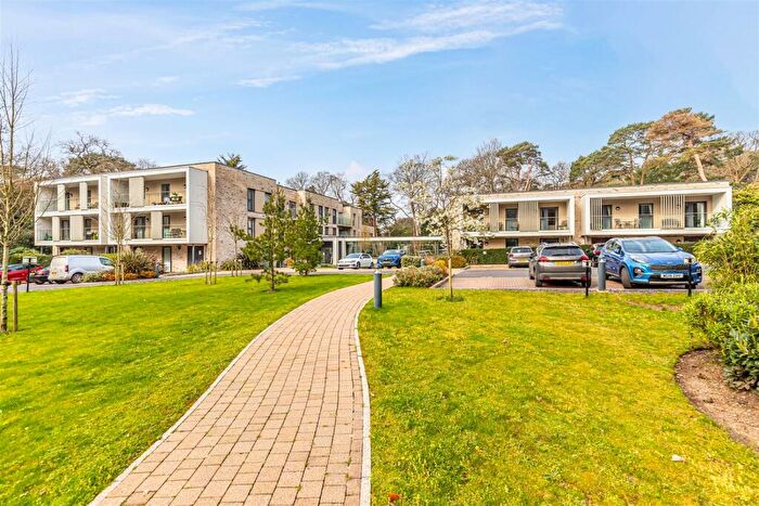 1 Bedroom Retirement Property For Sale In Lindsay Road, Poole, BH13