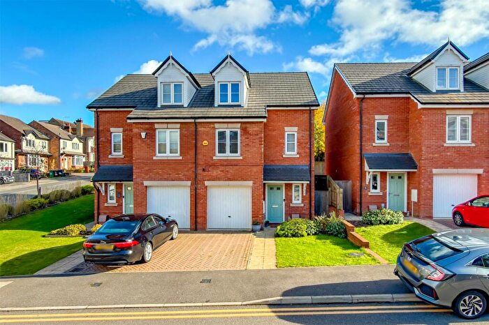 3 Bedroom Semi-Detached House For Sale In Neville Close, St. Albans, Hertfordshire, AL3