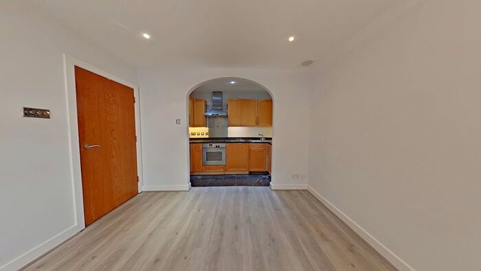 2 Bedroom Flat To Rent In Lyon Road, Harrow, Middlesex, HA1