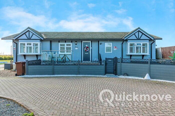 2 Bedroom Park Home For Sale In Rochester, Kent, ME3