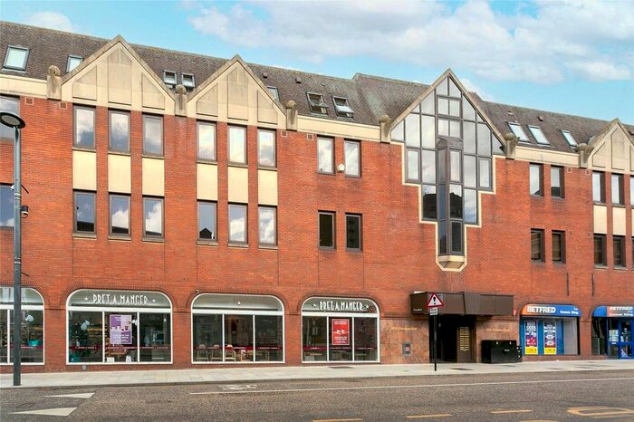 1 Bedroom Flat To Rent In Calrendon Road, Watford, Hertfordshire, WD17