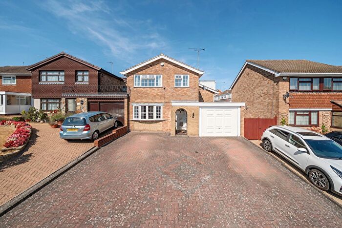 4 Bedroom Detached House For Sale In Pinks Hill, Swanley, Kent, BR8