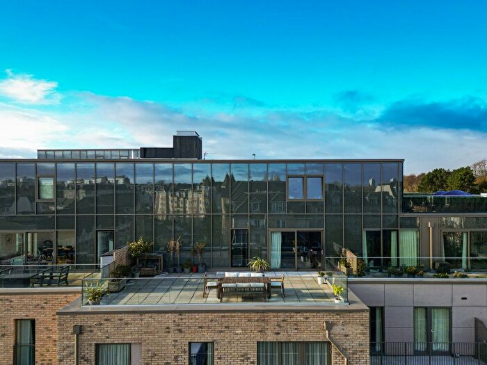 3 Bedroom Flat For Sale In Hughes Close, Canonmills, Edinburgh, EH7