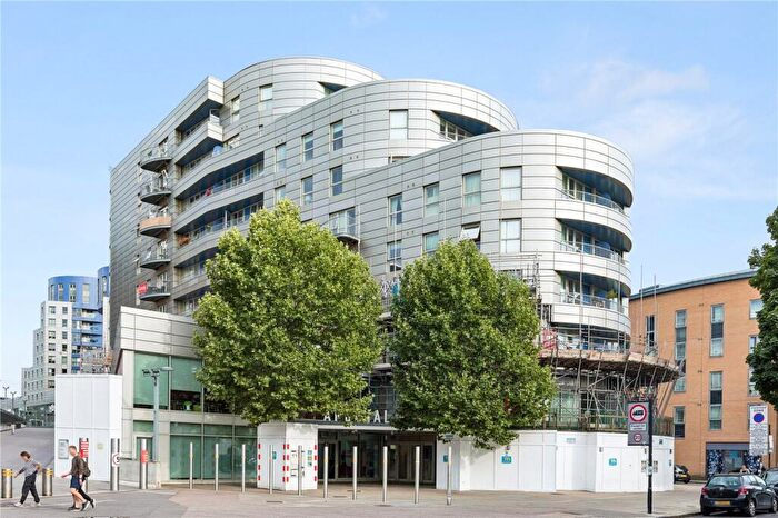 1 Bedroom Apartment For Sale In Queensland Road, London, N7
